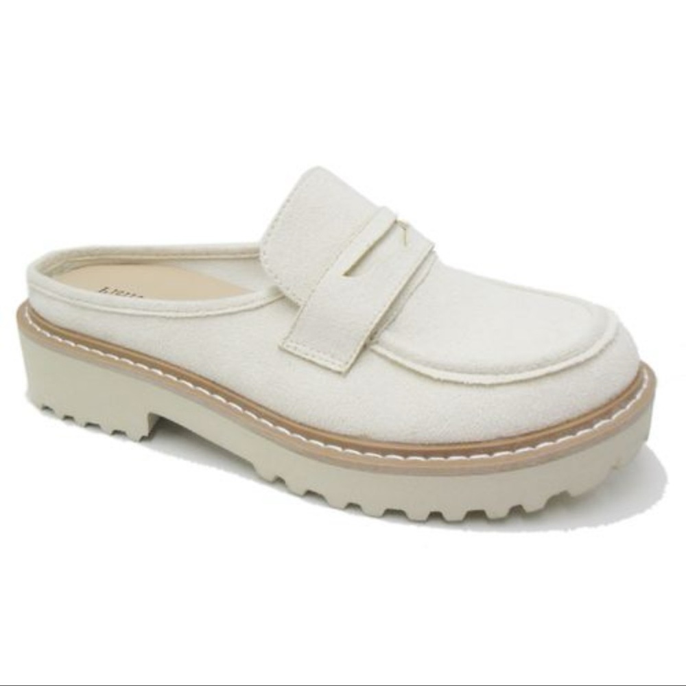 New in box! Ivory suede mules. Super cute and comfortable. Pierre Dumas Mora